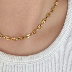 Beautiful vintage gold chain New